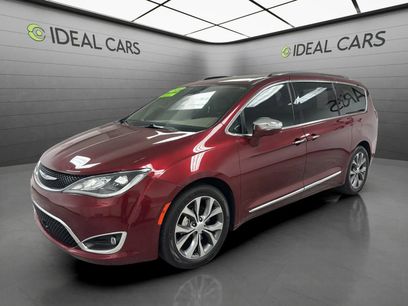 Used 2017 Chrysler Pacifica Limited