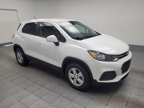 Used 2022 Chevrolet Trax LS w/ Tint and Cruise Package AWD/4WD image 11