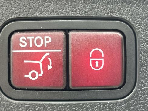 Used 2025 Mercedes-Benz GLE 350 4MATIC image 11