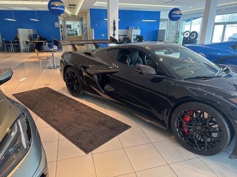 Used 2026 Chevrolet Corvette ZR1 w/ ZR1 Carbon Fiber Aero Package image 4
