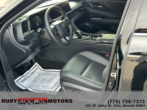 Used 2025 Toyota Crown Signia image 6