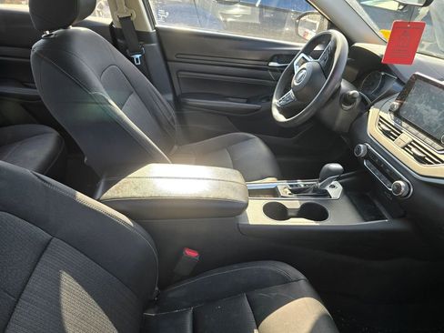 Used 2020 Nissan Altima 2.5 S image 2