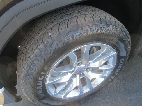 Used 2019 GMC Sierra 1500 SLT image 11