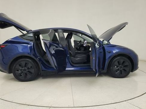 Used 2025 Tesla Model Y Long Range RWD image 20