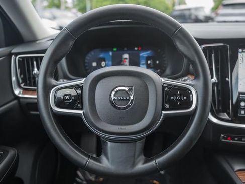Used 2025 Volvo V60 B5 Cross Country Plus AWD/4WD image 28