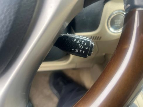 Used 2013 Lexus ES 350 w/ Luxury Pkg FWD image 18