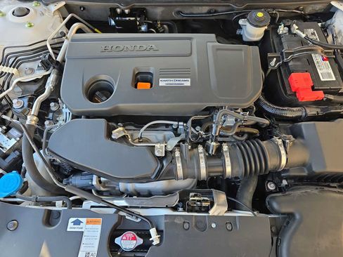 Used 2018 Honda Accord Touring image 13