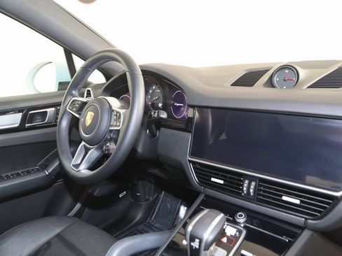 Used 2023 Porsche Cayenne Coupe image 85