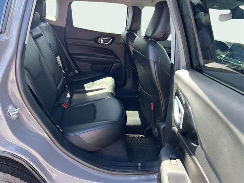 Used 2022 Jeep Compass Trailhawk image 17