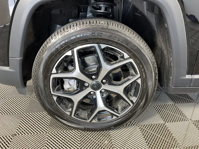 Used 2026 Jeep Compass Limited AWD/4WD image 11