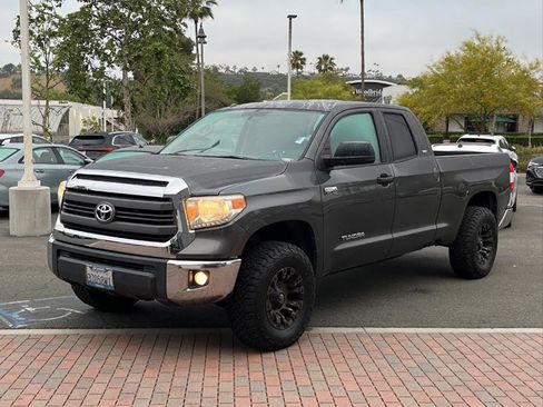 Used 2015 Toyota Tundra SR5 w/ SR5 Upgrade Package image 1