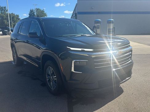 Used 2026 Chevrolet Traverse LT AWD/4WD image 7
