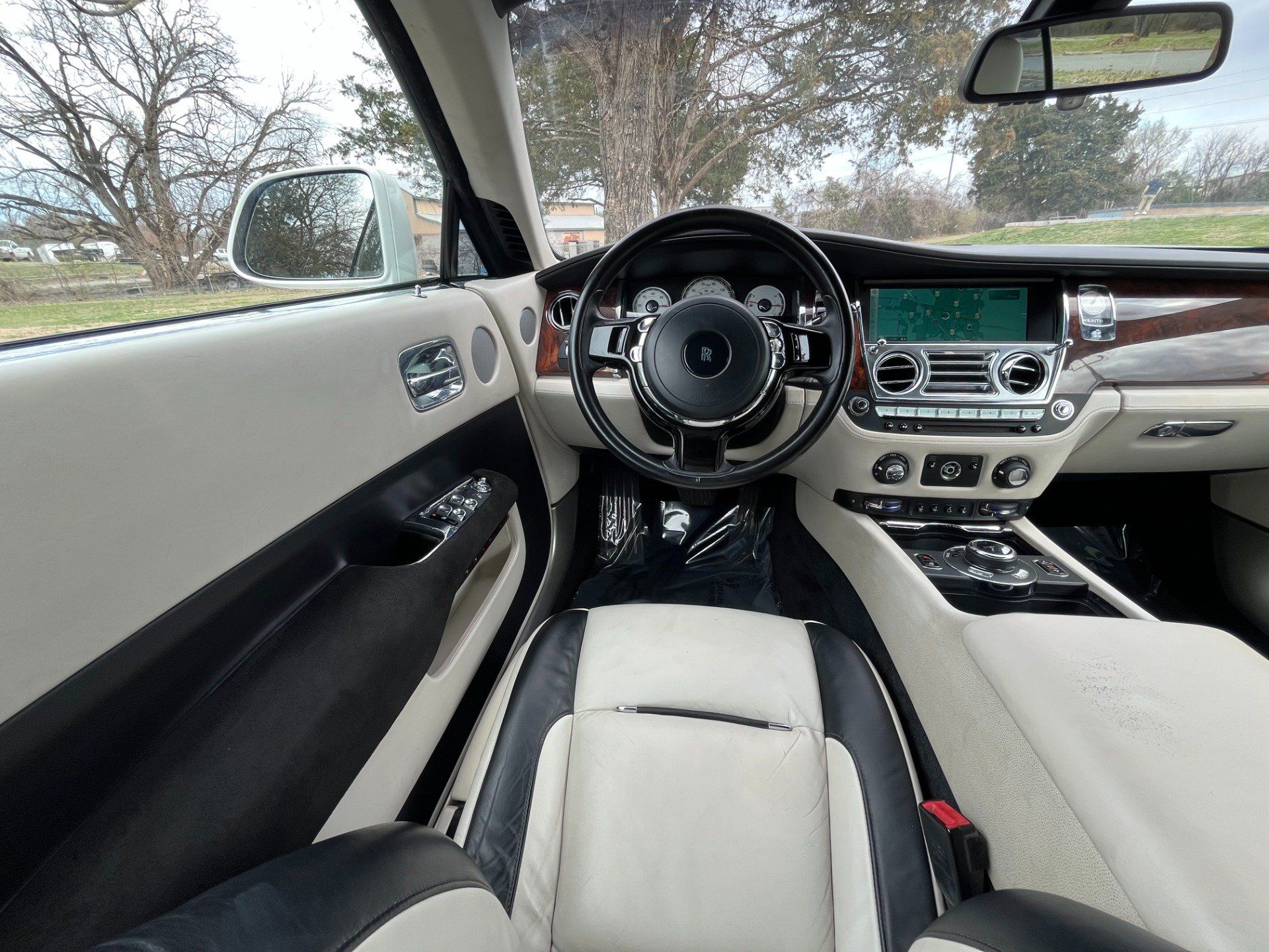 Used 2016 Rolls-Royce Wraith RWD image 29