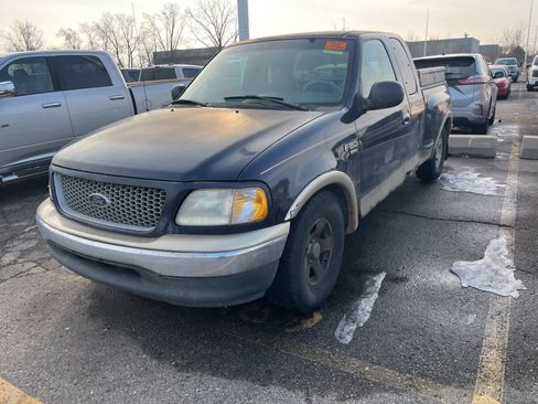 Used 1999 Ford F150 Lariat image 1