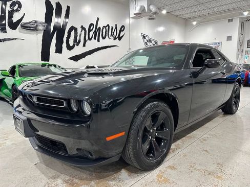 Used 2020 Dodge Challenger SXT RWD image 22