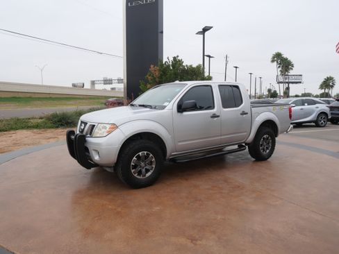Used 2016 Nissan Frontier Desert Runner image 5