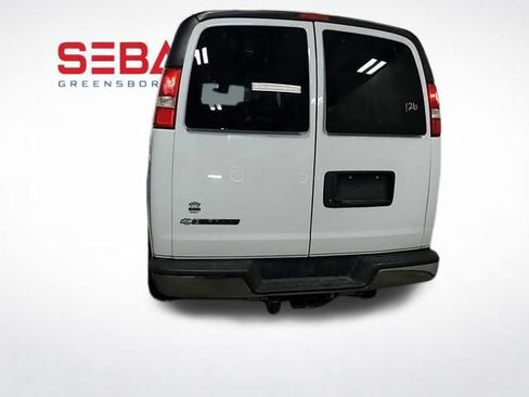 Used 2020 Chevrolet Express 3500 LT w/ LT Preferred Equipment Group RWD image 12