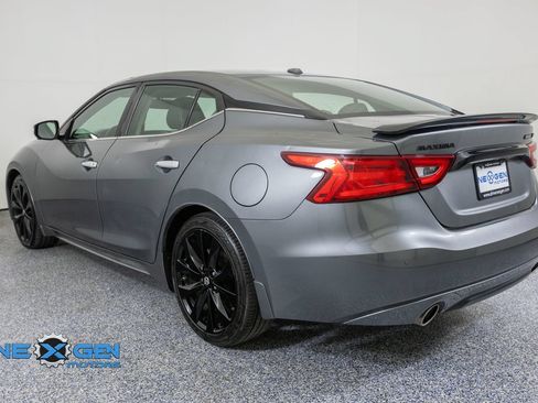 Used 2018 Nissan Maxima SR w/ Midnight Edition FWD image 6