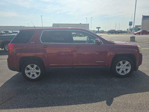 Used 2011 GMC Terrain SLE FWD image 3