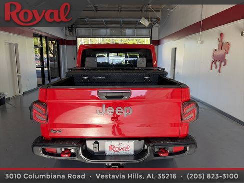 Used 2021 Jeep Gladiator Rubicon AWD/4WD image 3