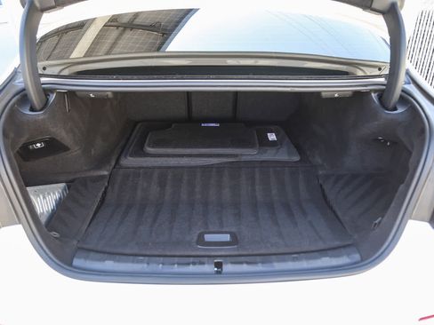 Used 2023 BMW 530e w/ Convenience Package image 23