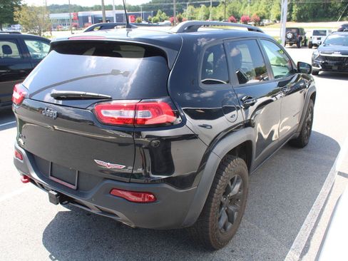Used 2018 Jeep Cherokee Trailhawk w/ Comfort/Convenience Group AWD/4WD image 4