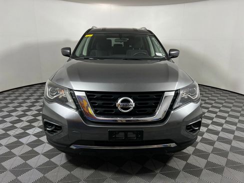 Used 2019 Nissan Pathfinder S image 2