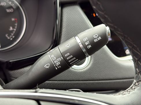 Certified 2025 Cadillac XT5 Premium Luxury image 20