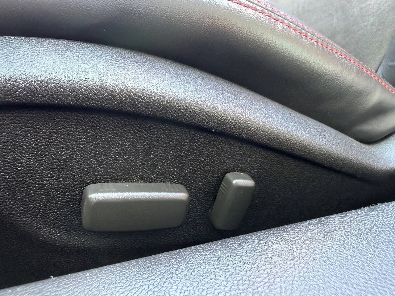 Used 2013 Chevrolet Camaro ZL1 RWD image 29