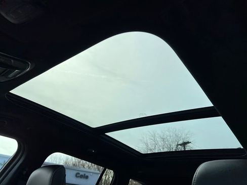 Used 2025 Jeep Grand Cherokee Limited w/ Black Appearance Package image 8