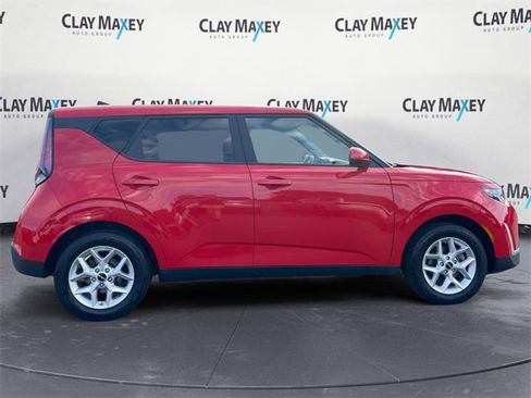 Used 2023 Kia Soul LX w/ LX Technology Package image 6
