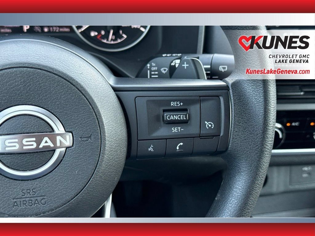 Used 2024 Nissan Rogue S FWD image 37