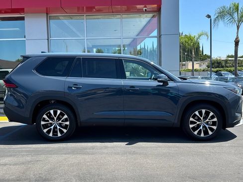 Certified 2025 Toyota Grand Highlander AWD Hybrid image 4