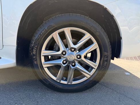 Used 2013 Lexus LX 570 4WD w/ Luxury Pkg image 37
