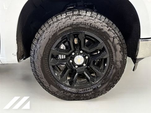 Used 2022 Chevrolet Silverado 1500 LT AWD/4WD image 32