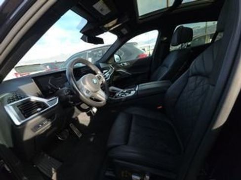 Used 2025 BMW X6 xDrive40i w/ Climate Comfort Package image 6