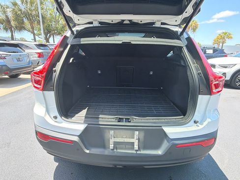 Used 2022 Volvo XC40 T4 R-Design w/ Protection Package Premier FWD image 23