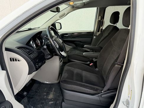 Used 2017 Dodge Grand Caravan SE w/ Power Window Group image 14