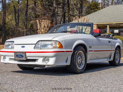 Used 1987 Ford Mustang GT RWD image 14