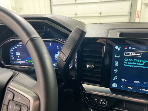 Used 2024 Chevrolet Silverado 2500 LT image 18