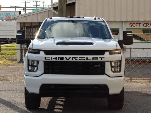 Used 2020 Chevrolet Silverado 2500 Custom w/ Custom Value Package image 2