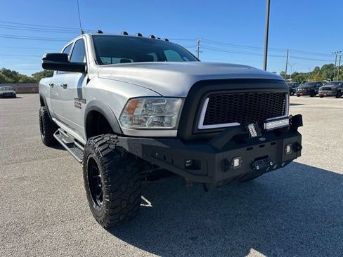 Used 2014 RAM 2500 SLT w/ Protection Group AWD/4WD image 3
