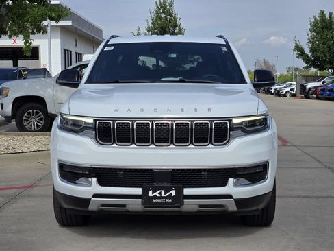 Used 2024 Jeep Wagoneer L Series II w/ Flexible Seating Group RWD image 11