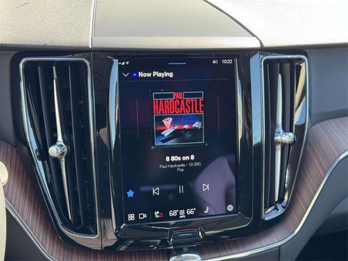 Certified 2023 Volvo XC60 B5 Plus image 25