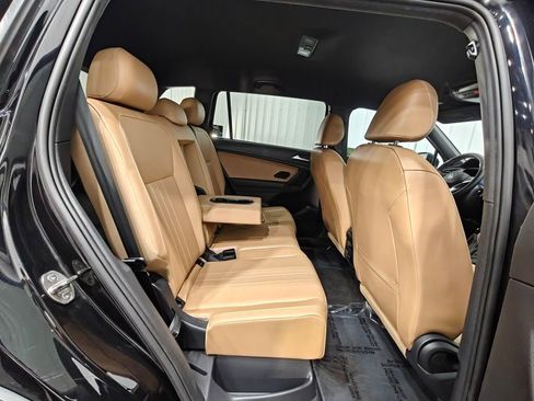 Used 2023 Volkswagen Tiguan SE image 23