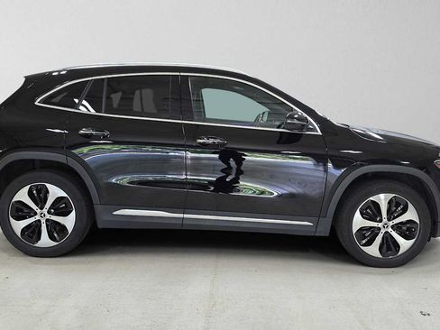 Used 2025 Mercedes-Benz GLA 250 image 2