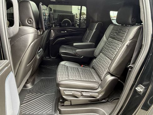 Used 2023 Cadillac Escalade ESV Sport Platinum w/ LPO, ONYX Package AWD/4WD image 20