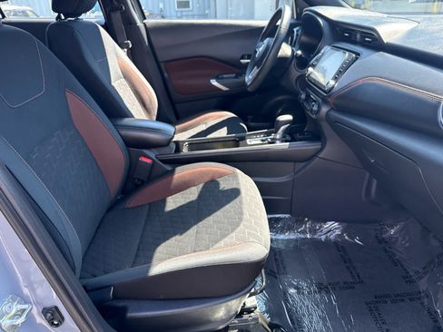 Used 2023 Nissan Kicks SR w/ Interior Electronics Package FWD image 12