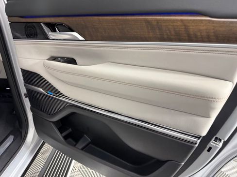 Certified 2025 Jeep Grand Wagoneer 4WD image 34