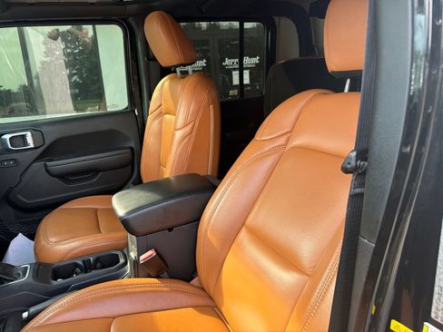 Used 2022 Jeep Gladiator Sport AWD/4WD image 3